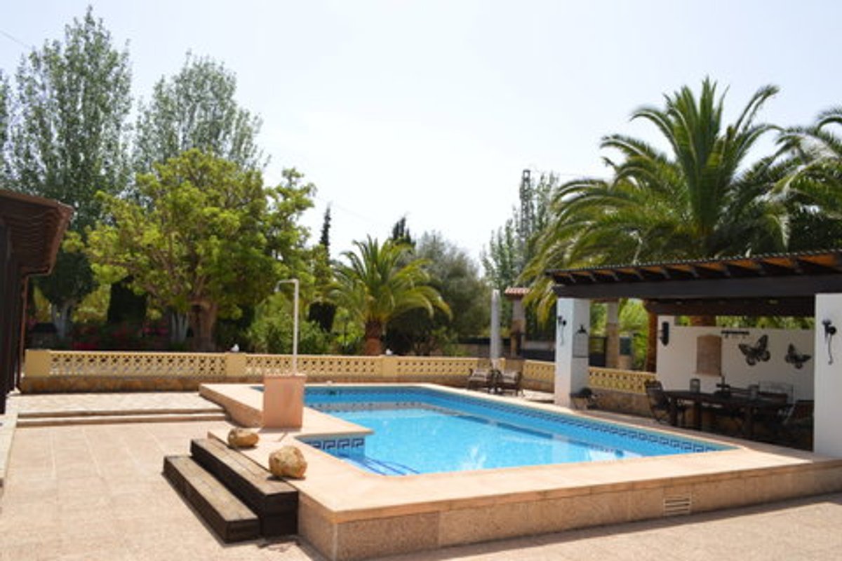 Finca te koop in Jalon | 4 slaapkamers HI9835