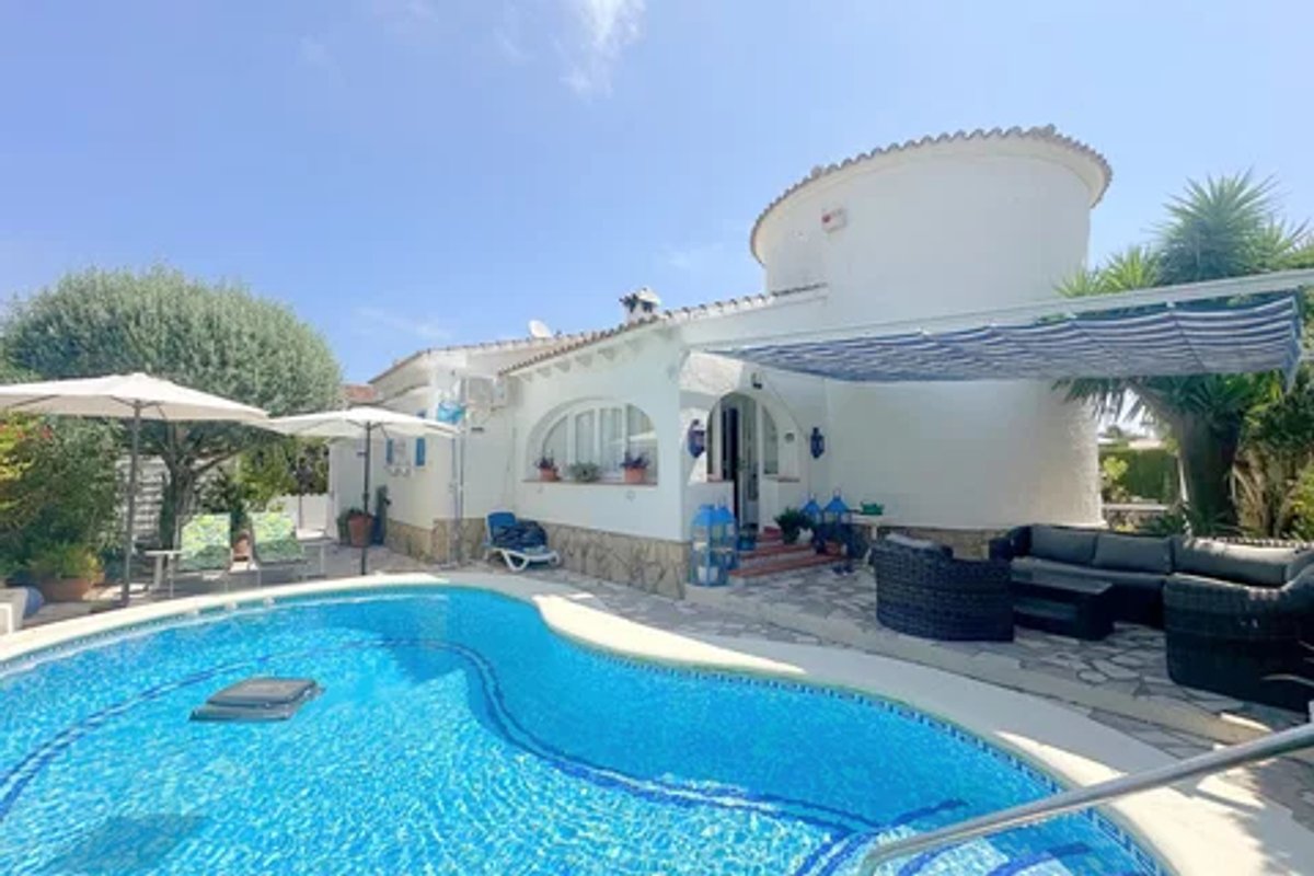 Villa te koop in Els Poblets | 4 slaapkamers HI8226