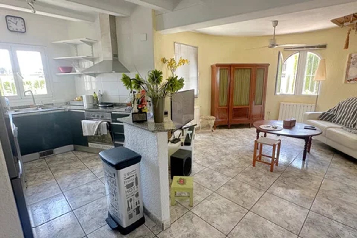 Villa te koop in Els Poblets | 4 slaapkamers HI8226