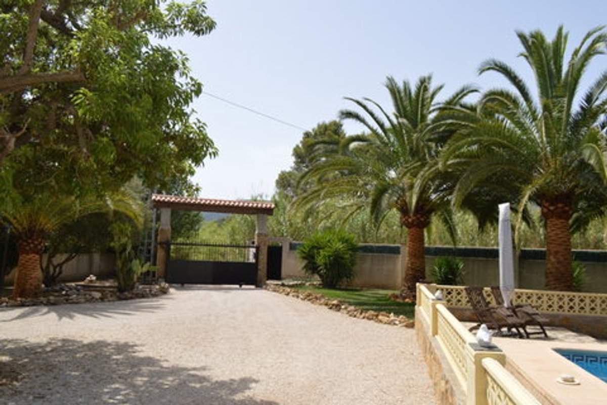 Finca te koop in Jalon | 4 slaapkamers HI9835