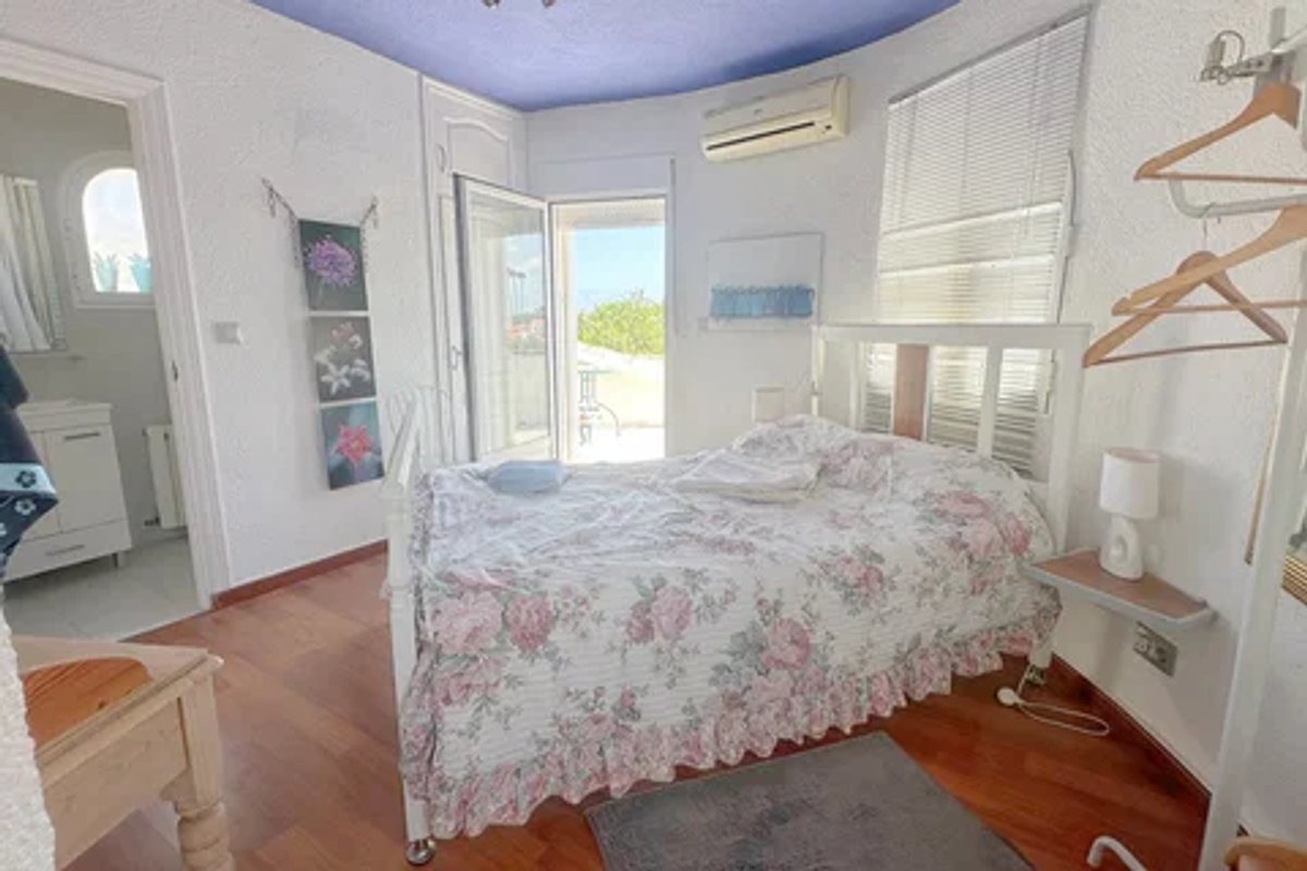 Villa te koop in Els Poblets | 4 slaapkamers HI8226