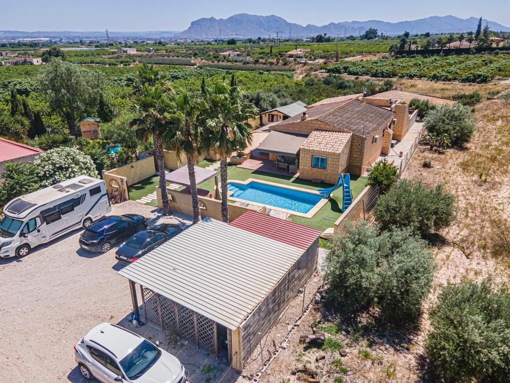 Finca - Cortijo te koop in Albatera | 5 slaapkamers H5137612