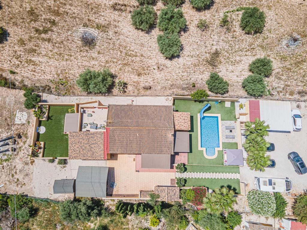 Finca - Cortijo te koop in Albatera | 5 slaapkamers H5137612