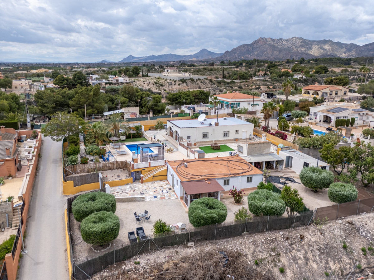 Finca - Cortijo te koop in Albatera | 5 slaapkamers H5221816
