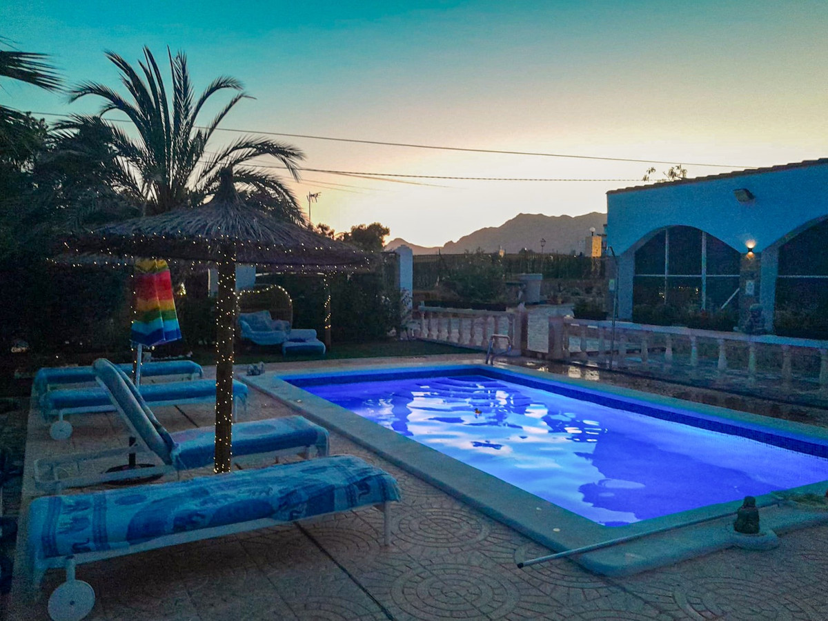 Finca - Cortijo te koop in Albatera | 5 slaapkamers H5221816