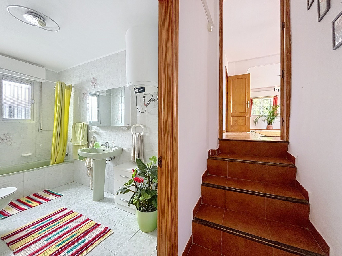  te koop in Alcaucín | 4 slaapkamers H5070583