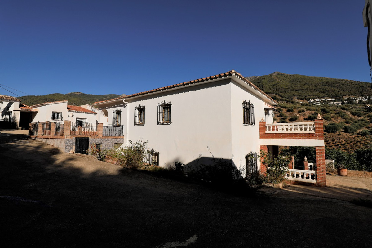 Huis te koop in Alcaucín | 10 slaapkamers H5125291