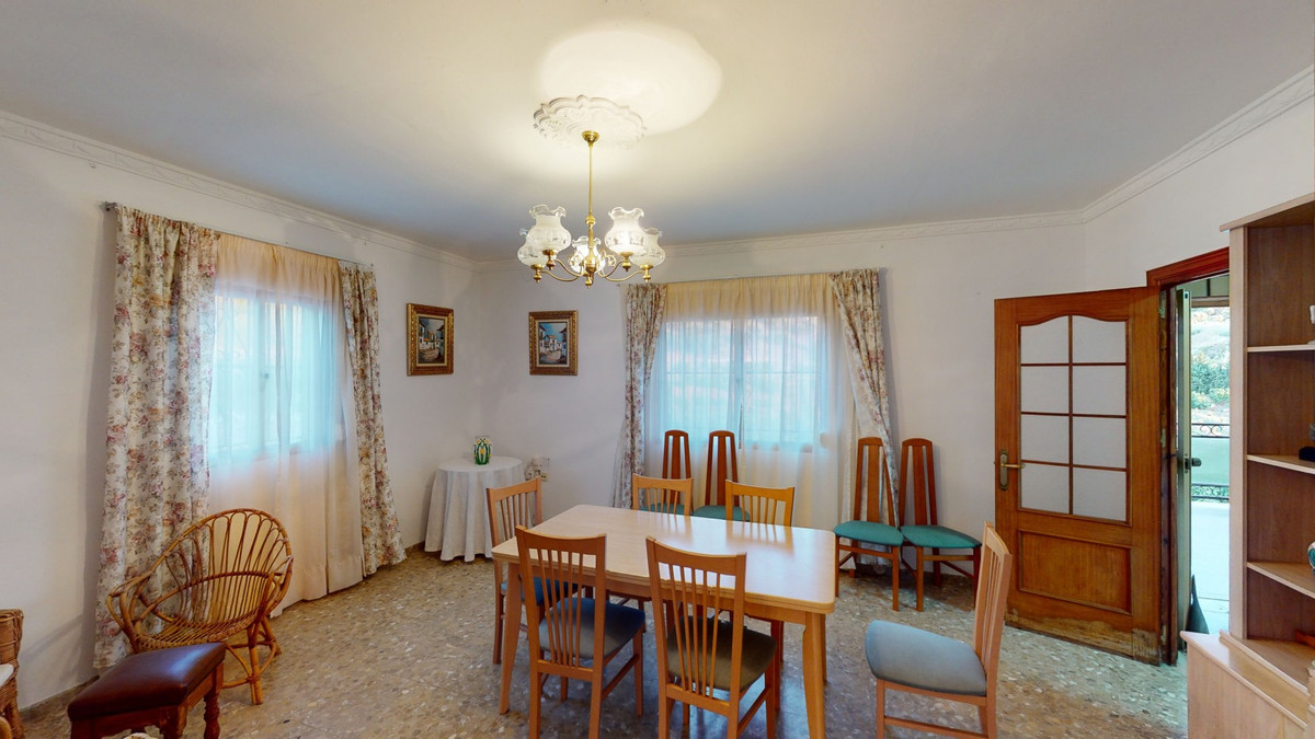 Huis te koop in Alcaucín | 10 slaapkamers H5125291