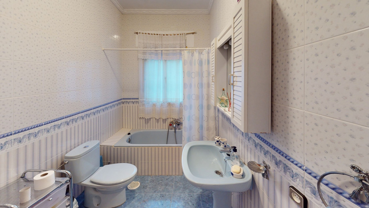 Huis te koop in Alcaucín | 10 slaapkamers H5125291