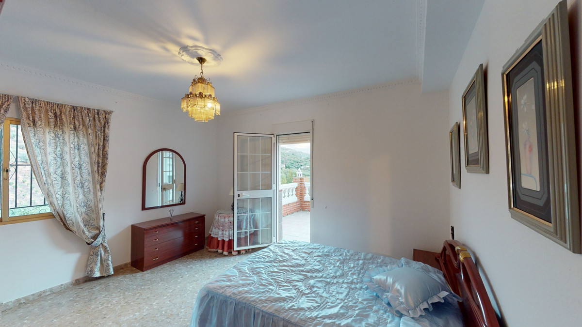 Huis te koop in Alcaucín | 10 slaapkamers H5125291