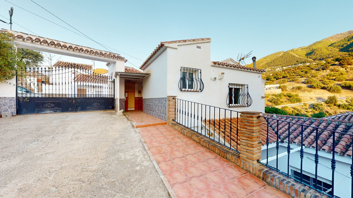 Huis te koop in Alcaucín | 10 slaapkamers H5125291