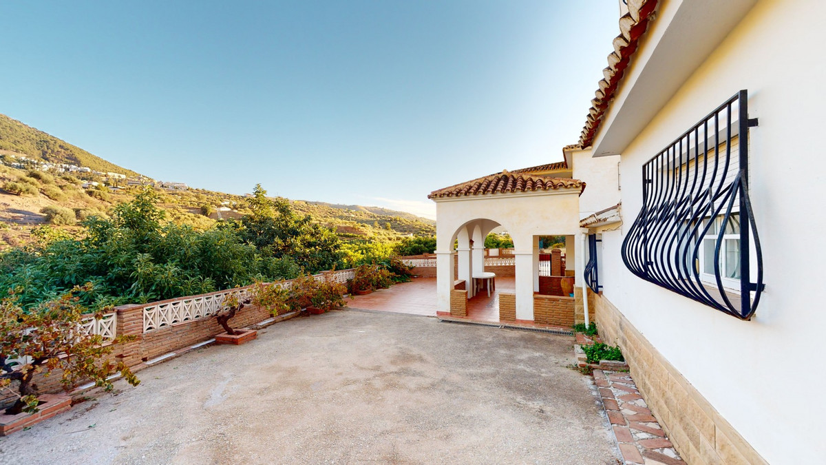 Huis te koop in Alcaucín | 10 slaapkamers H5125291