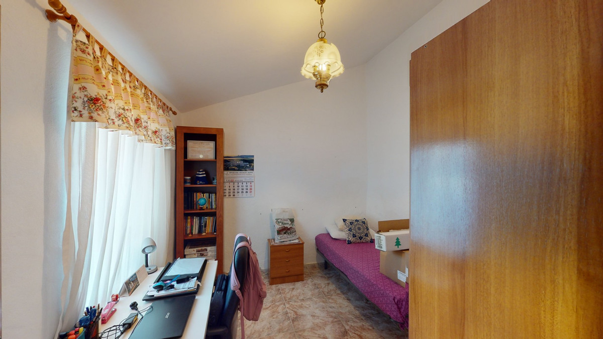 Huis te koop in Alcaucín | 10 slaapkamers H5125291