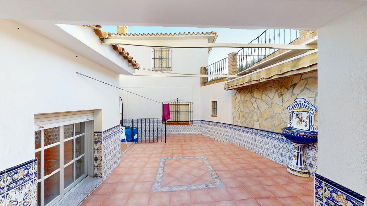 Huis te koop in Alcaucín | 10 slaapkamers H5125291