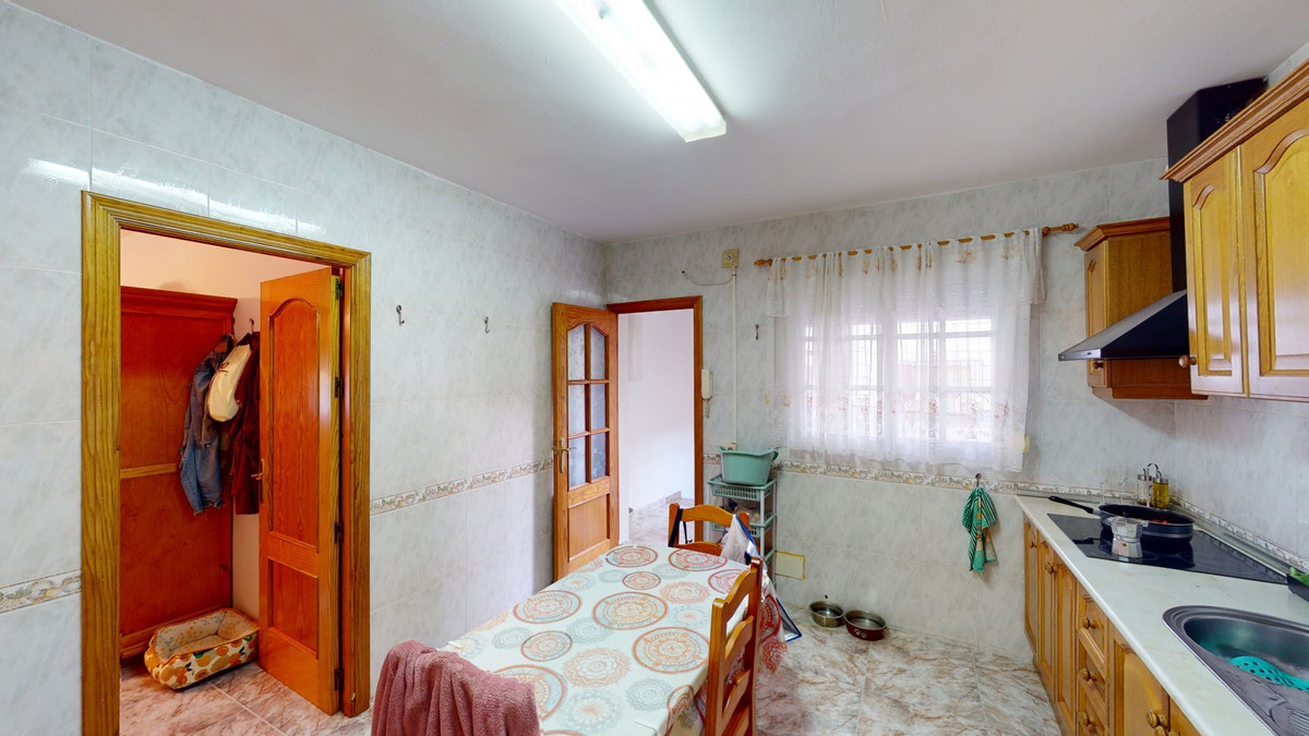 Huis te koop in Alcaucín | 10 slaapkamers H5125291