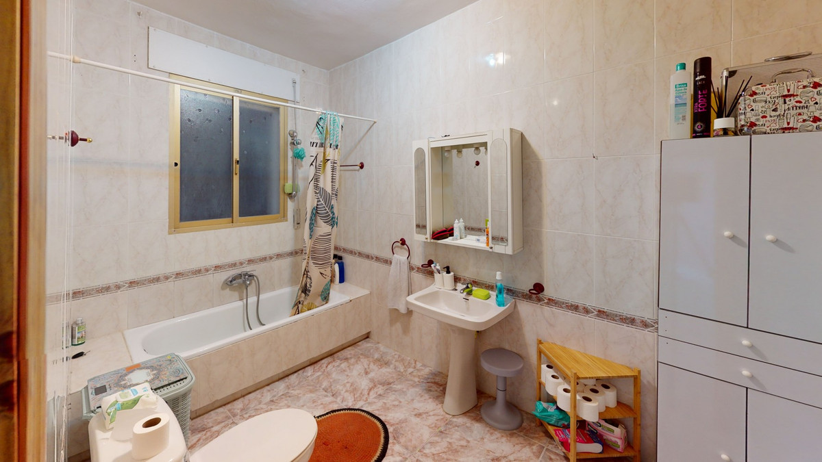 Huis te koop in Alcaucín | 10 slaapkamers H5125291