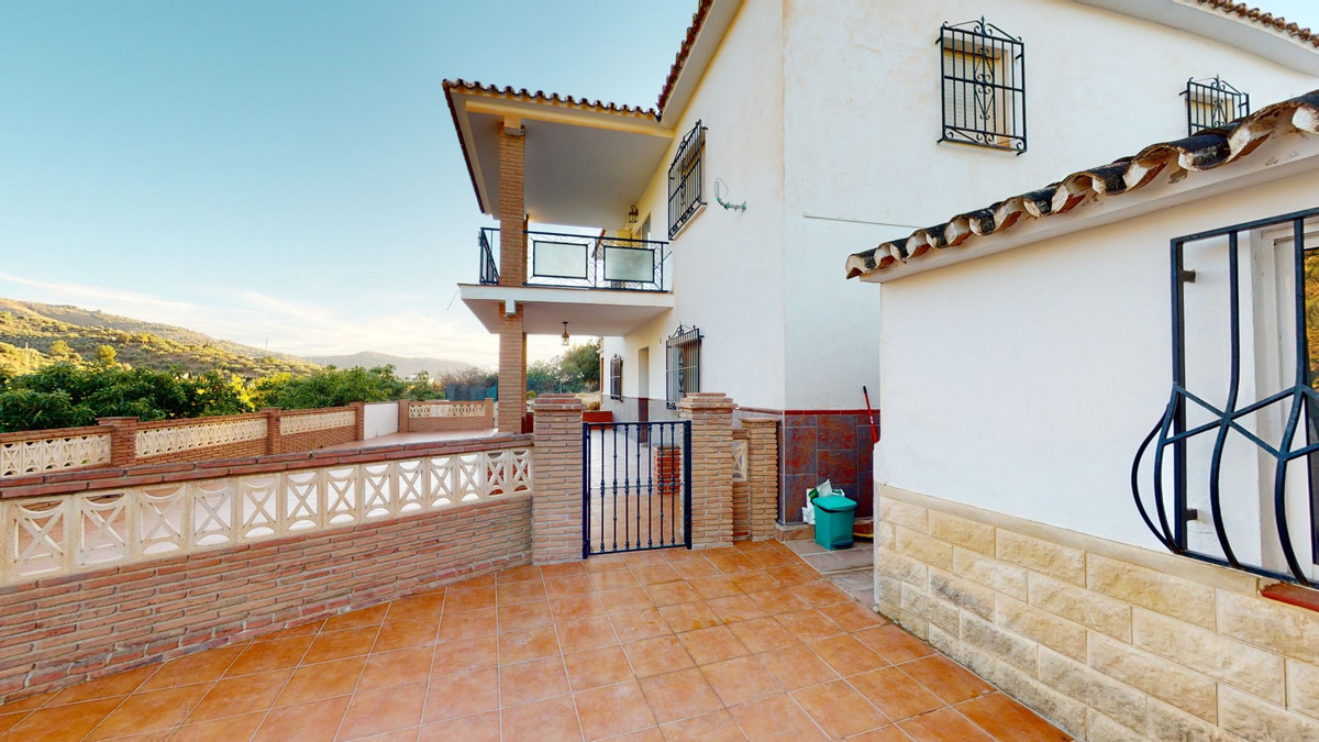 Huis te koop in Alcaucín | 10 slaapkamers H5125291