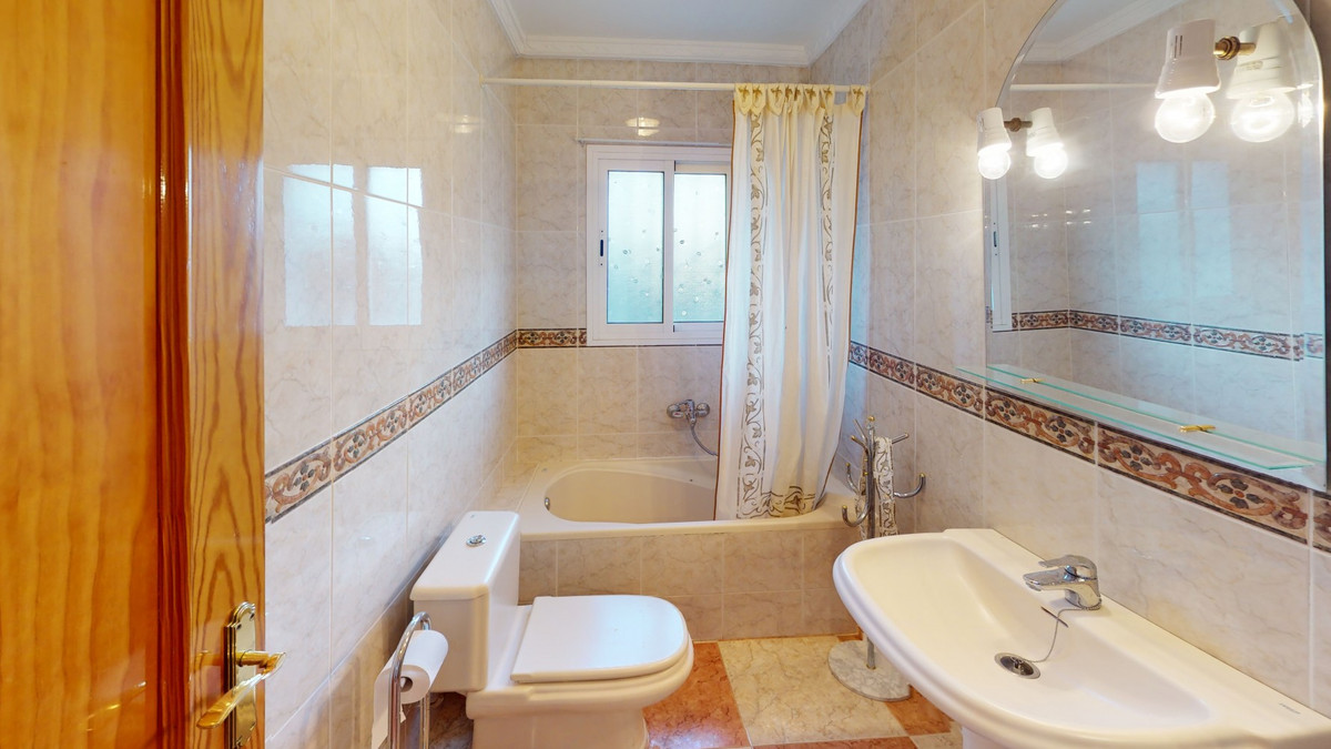 Huis te koop in Alcaucín | 10 slaapkamers H5125291