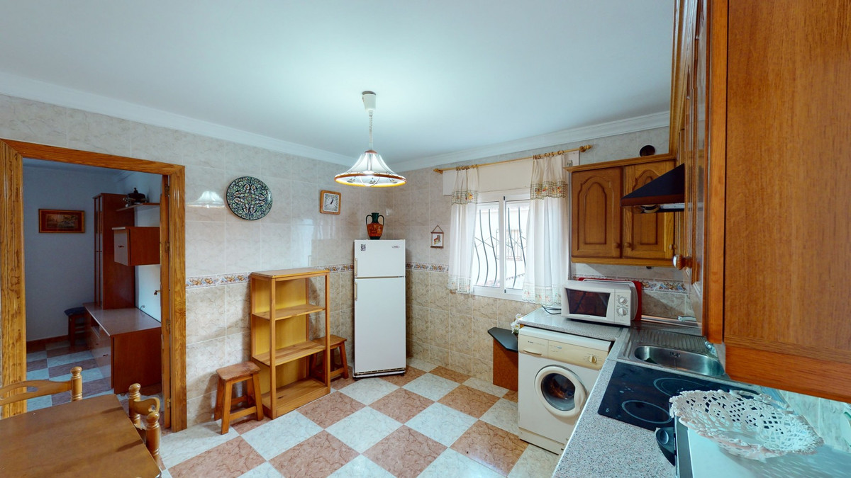 Huis te koop in Alcaucín | 10 slaapkamers H5125291