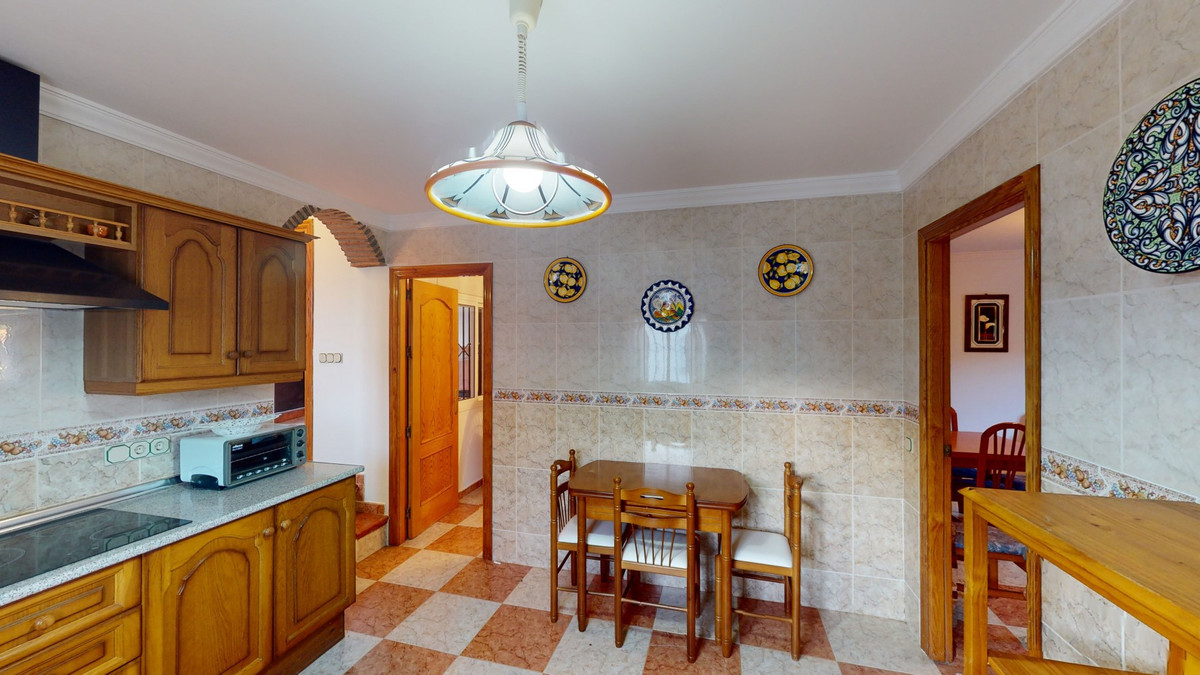 Huis te koop in Alcaucín | 10 slaapkamers H5125291