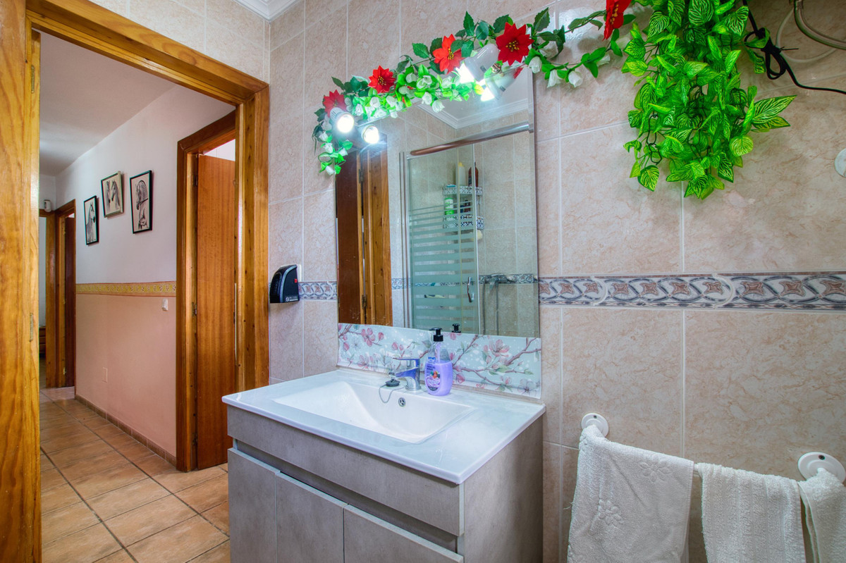 Finca - Cortijo te koop in Alcaucín | 4 slaapkamers H5322238