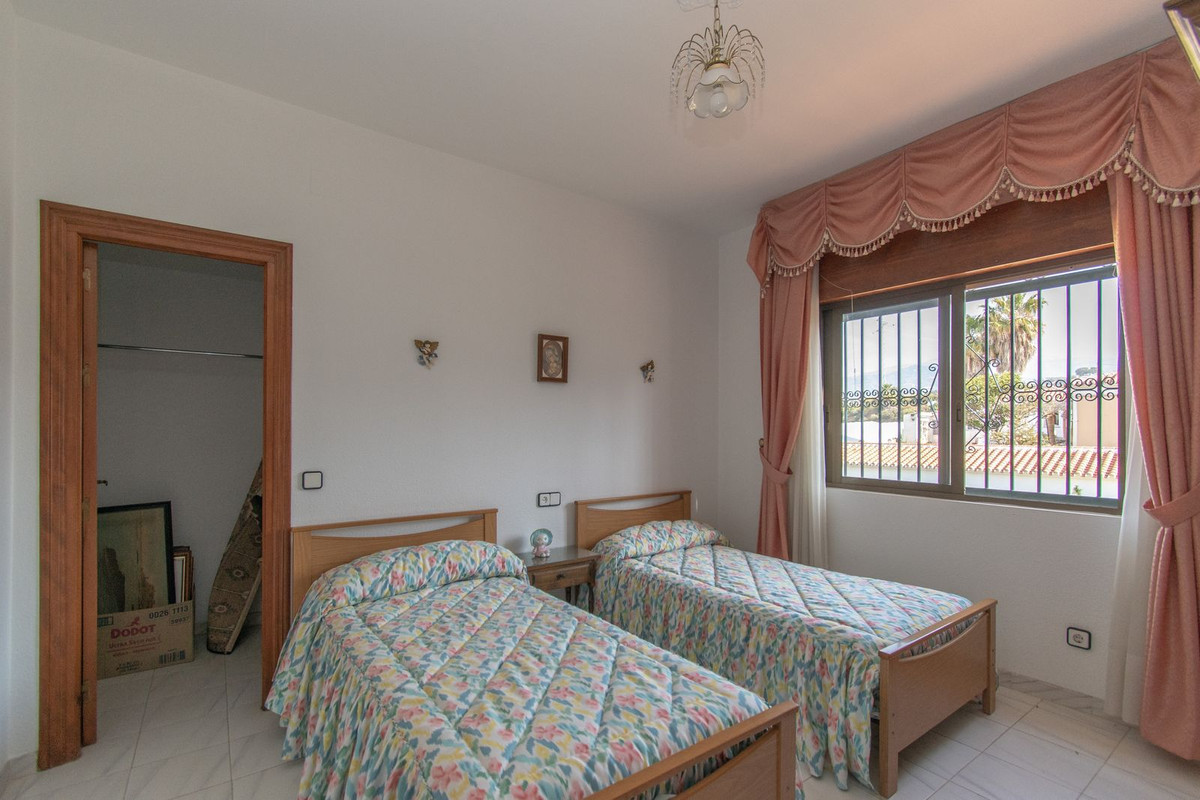 Vrijstaande Villa in Algarrobo-18