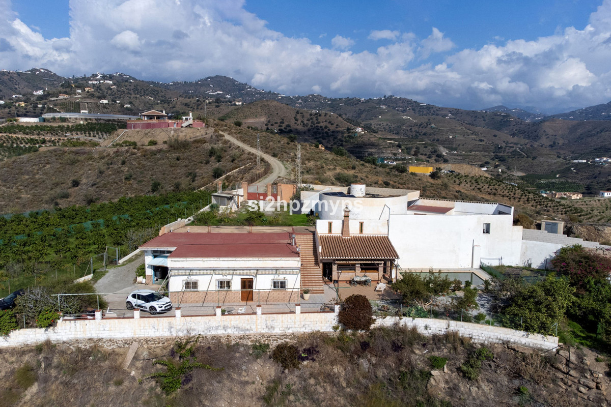 Vrijstaande Villa in Algarrobo-9