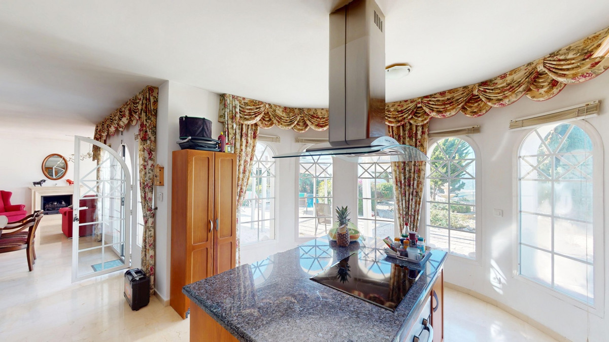 Vrijstaande Villa in Algarrobo-11