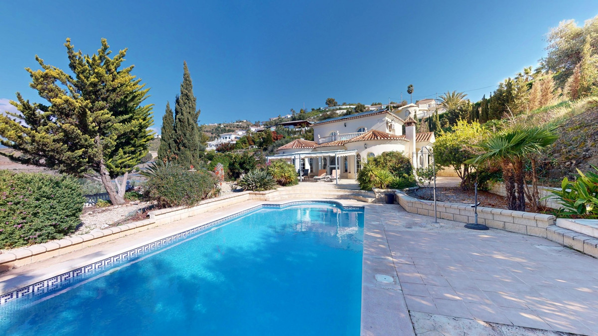 Vrijstaande Villa in Algarrobo-37