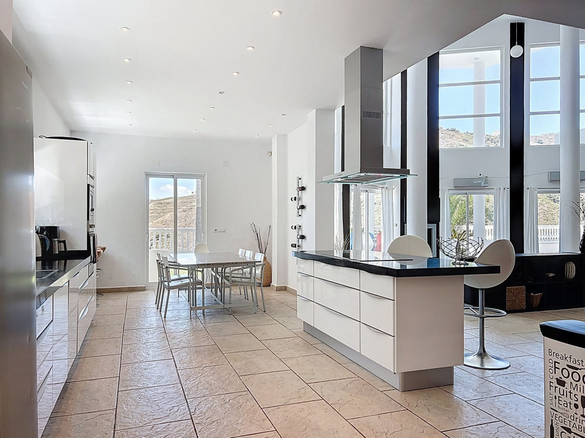 Detached Villa te koop in Algarrobo | 7 slaapkamers H5064166