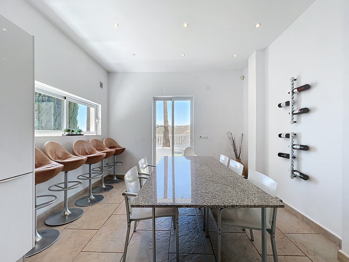 Detached Villa te koop in Algarrobo | 7 slaapkamers H5064166