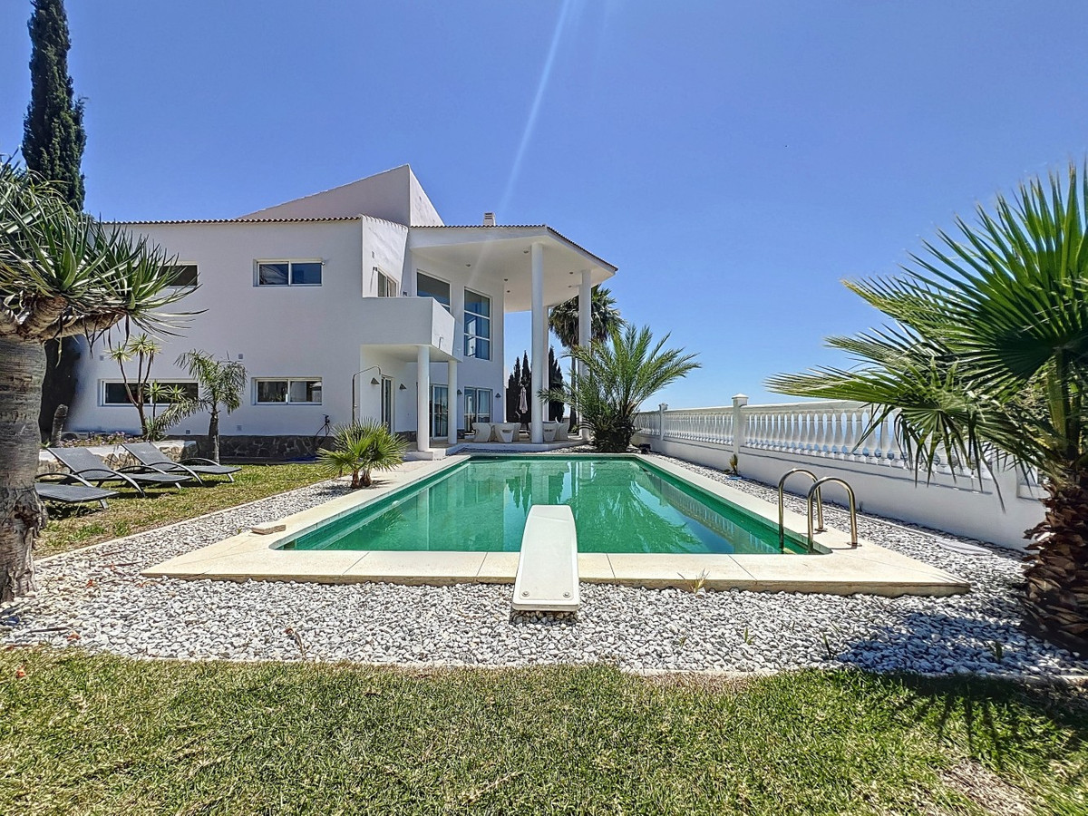 Detached Villa te koop in Algarrobo | 7 slaapkamers H5064166
