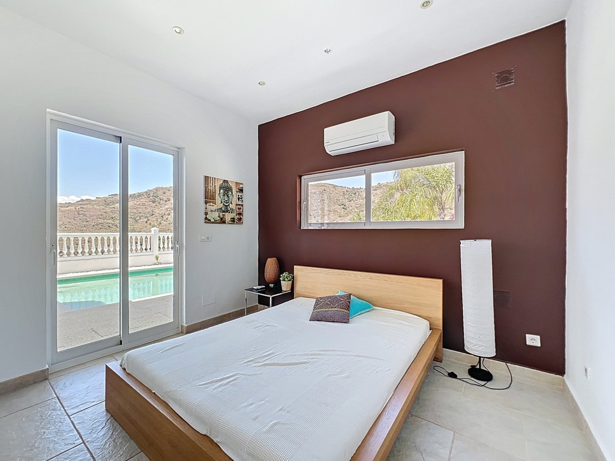 Detached Villa te koop in Algarrobo | 7 slaapkamers H5064166