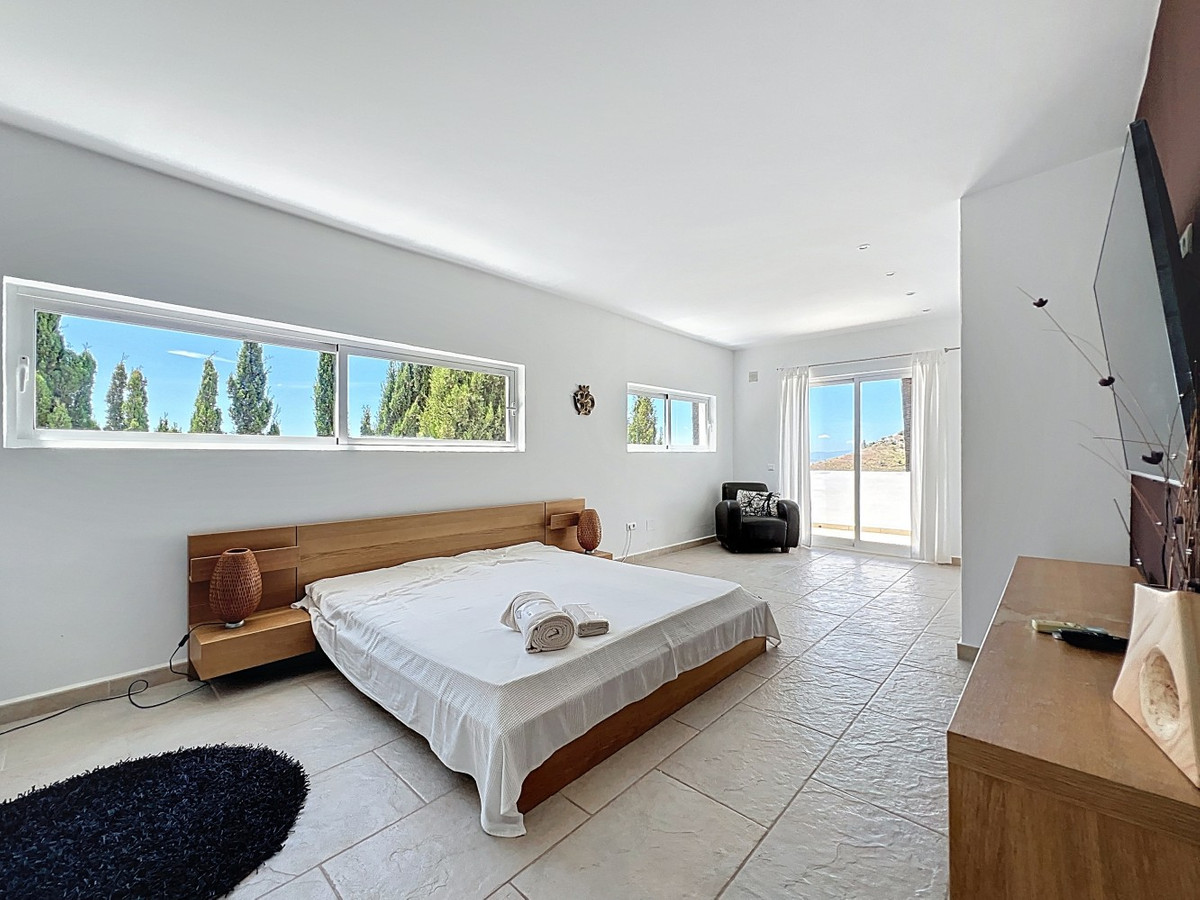 Detached Villa te koop in Algarrobo | 7 slaapkamers H5064166