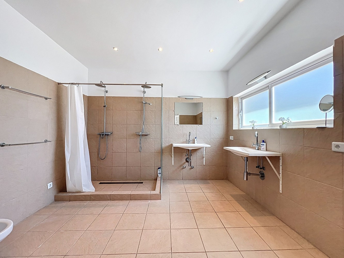 Detached Villa te koop in Algarrobo | 7 slaapkamers H5064166
