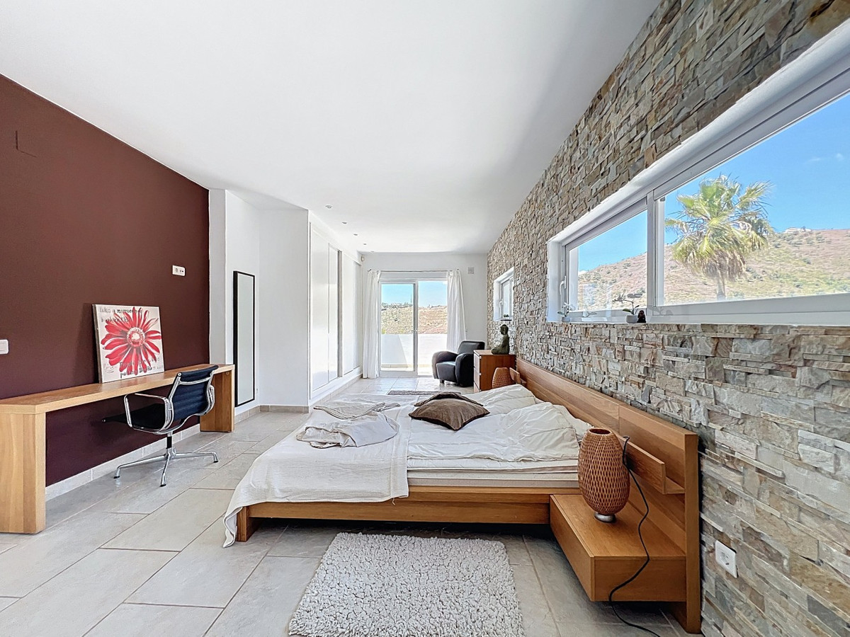 Detached Villa te koop in Algarrobo | 7 slaapkamers H5064166