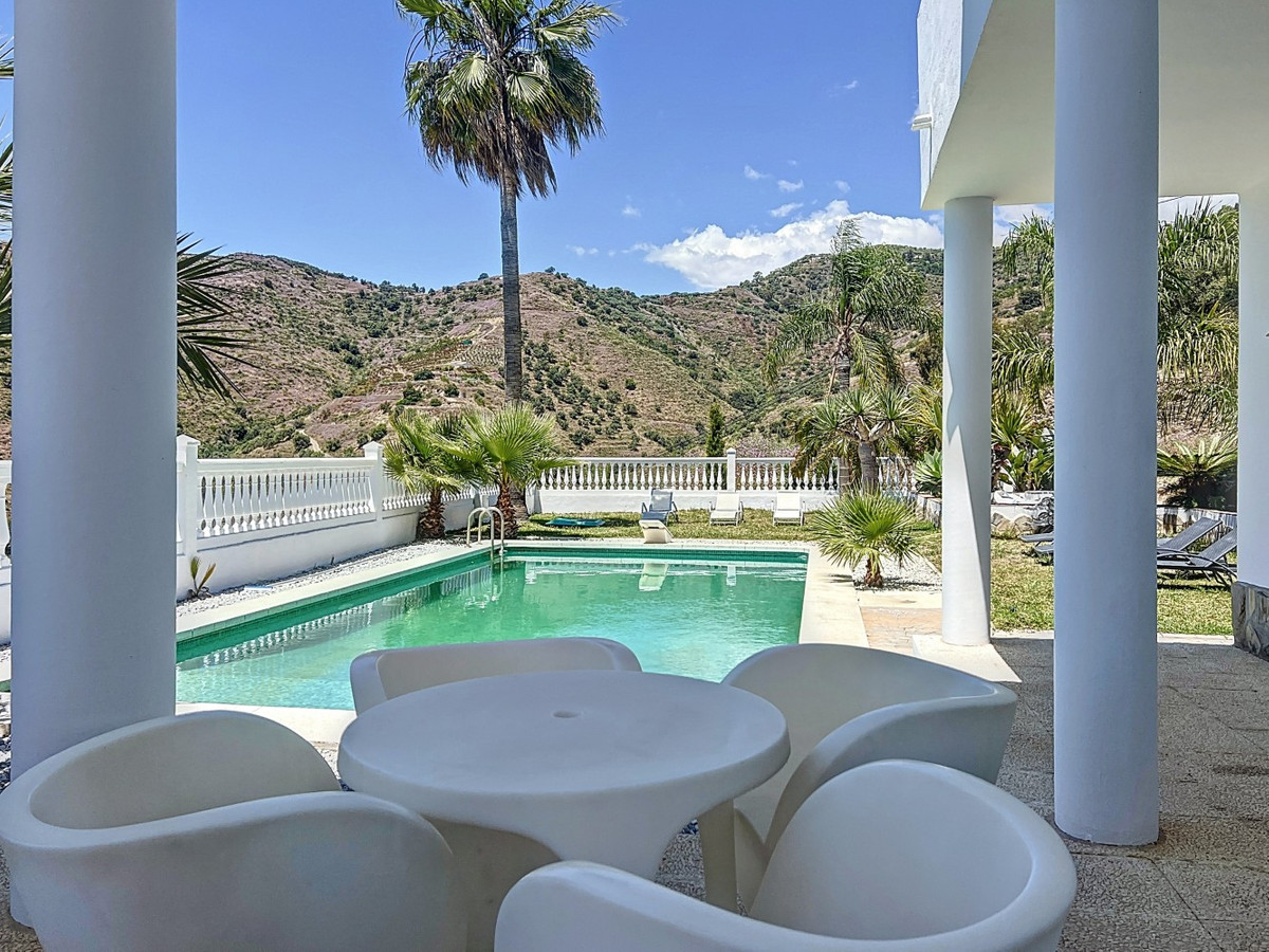 Detached Villa te koop in Algarrobo | 7 slaapkamers H5064166