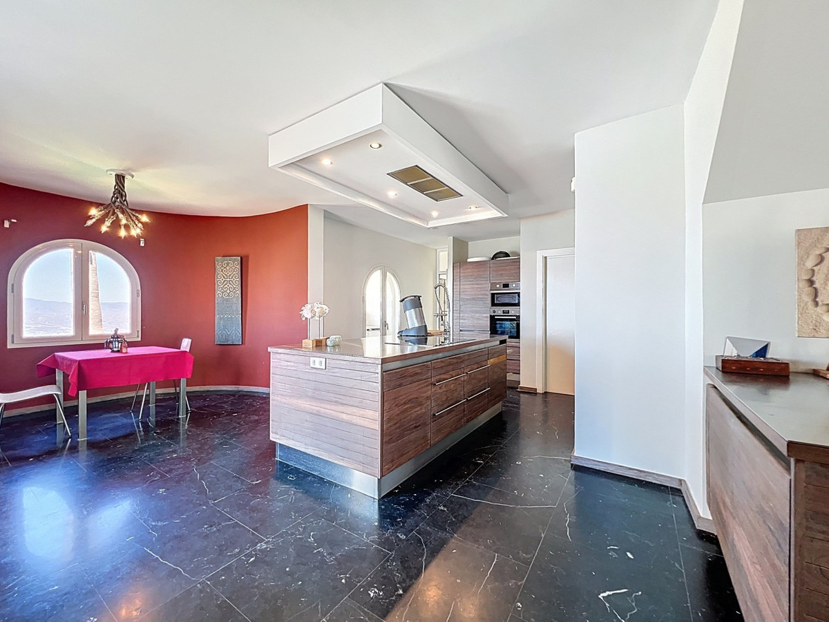 Detached Villa te koop in Algarrobo | 6 slaapkamers H5064178