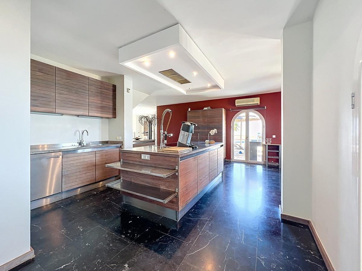 Detached Villa te koop in Algarrobo | 6 slaapkamers H5064178