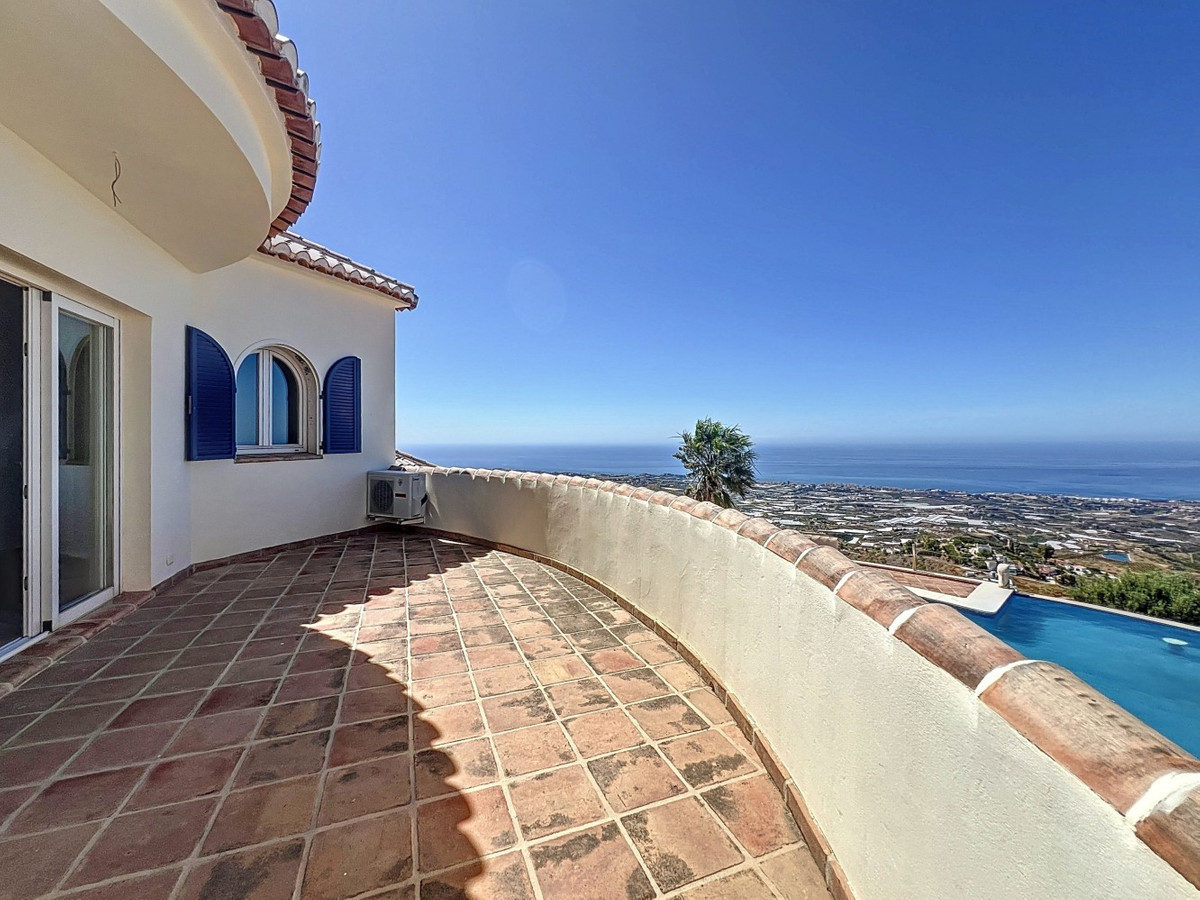 Detached Villa te koop in Algarrobo | 6 slaapkamers H5064178