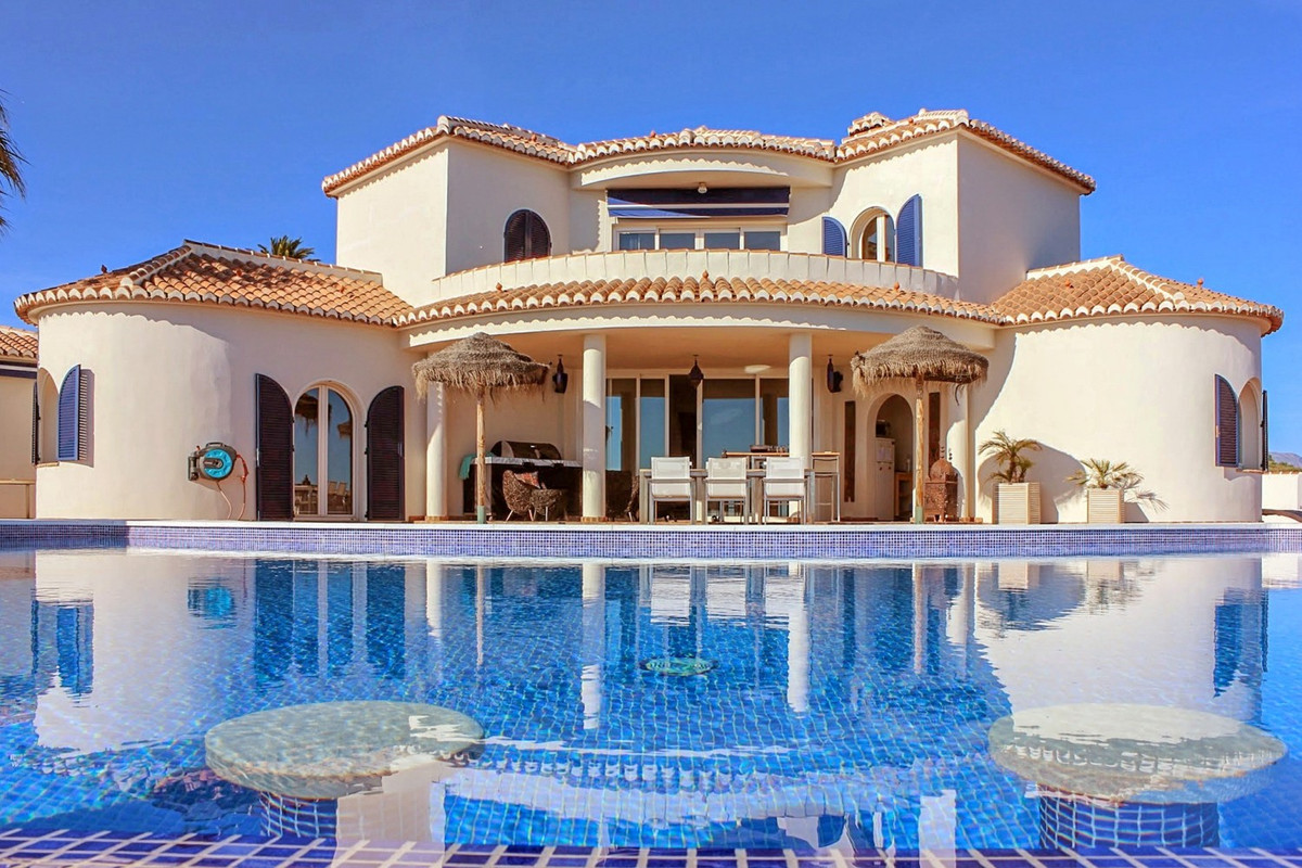 Detached Villa te koop in Algarrobo | 6 slaapkamers H5064178
