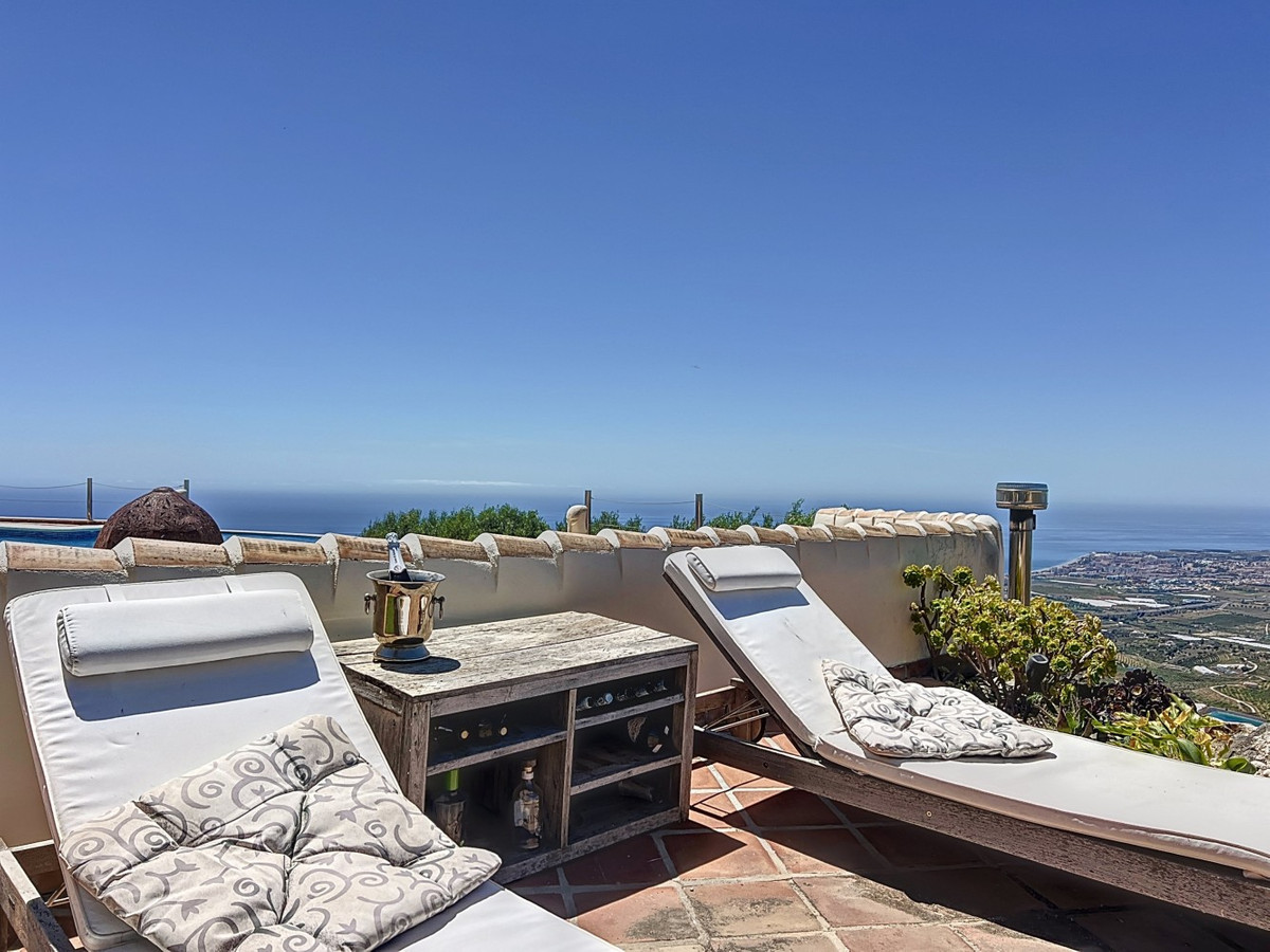 Detached Villa te koop in Algarrobo | 6 slaapkamers H5064178