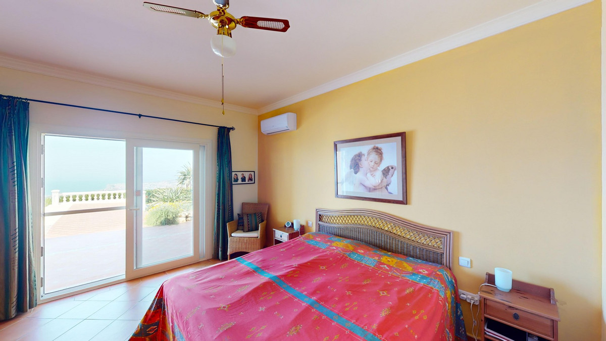 Huis te koop in Algarrobo | 3 slaapkamers H5123266