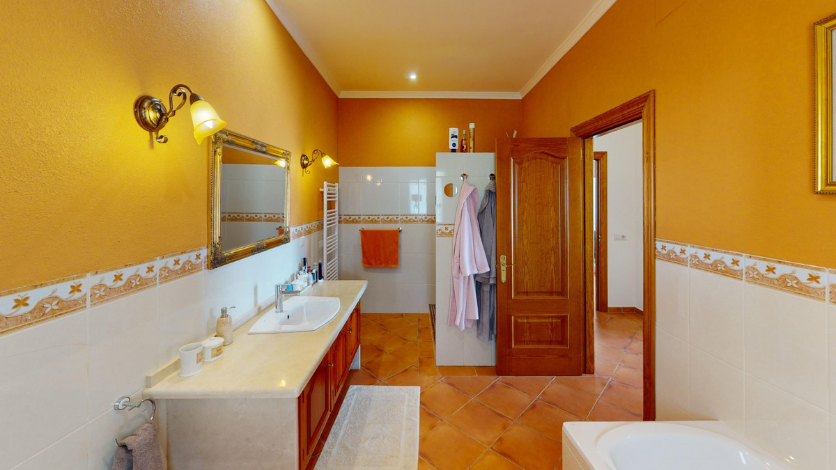 Huis te koop in Algarrobo | 3 slaapkamers H5123266