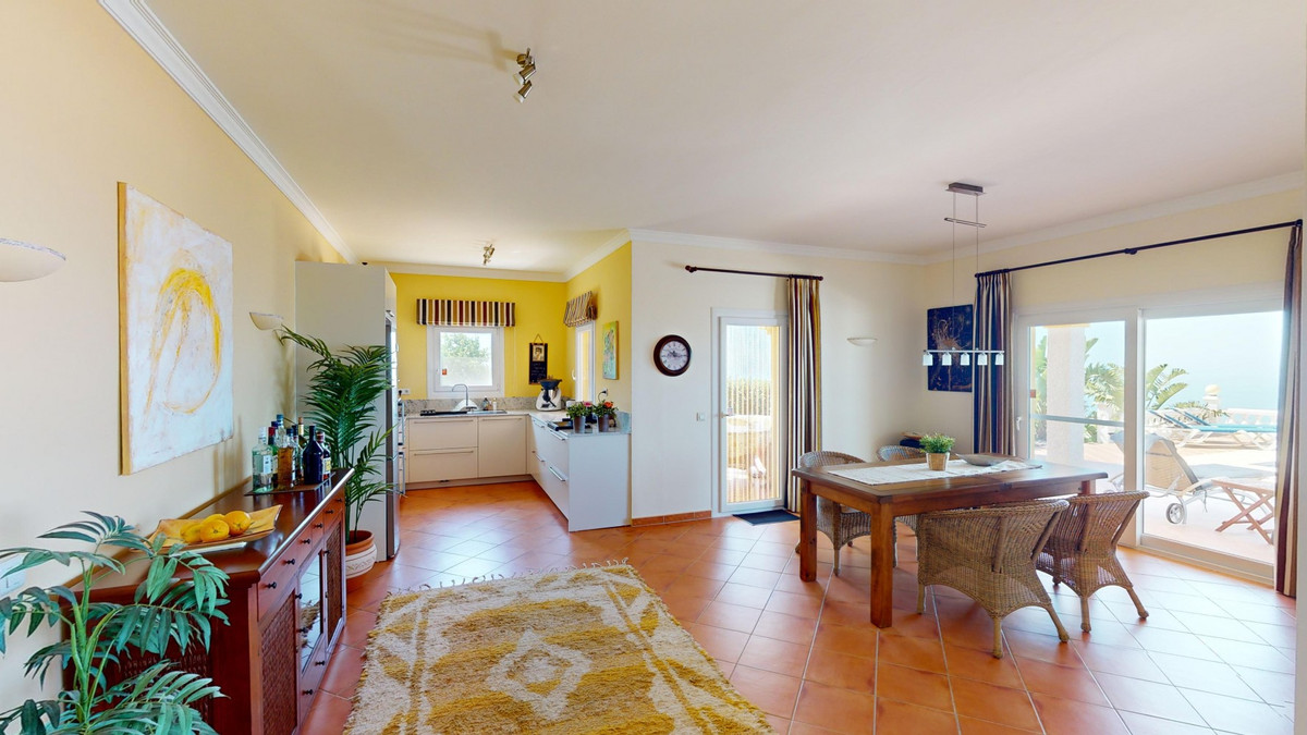 Huis te koop in Algarrobo | 3 slaapkamers H5123266