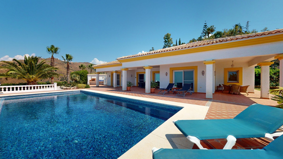Huis te koop in Algarrobo | 3 slaapkamers H5123266