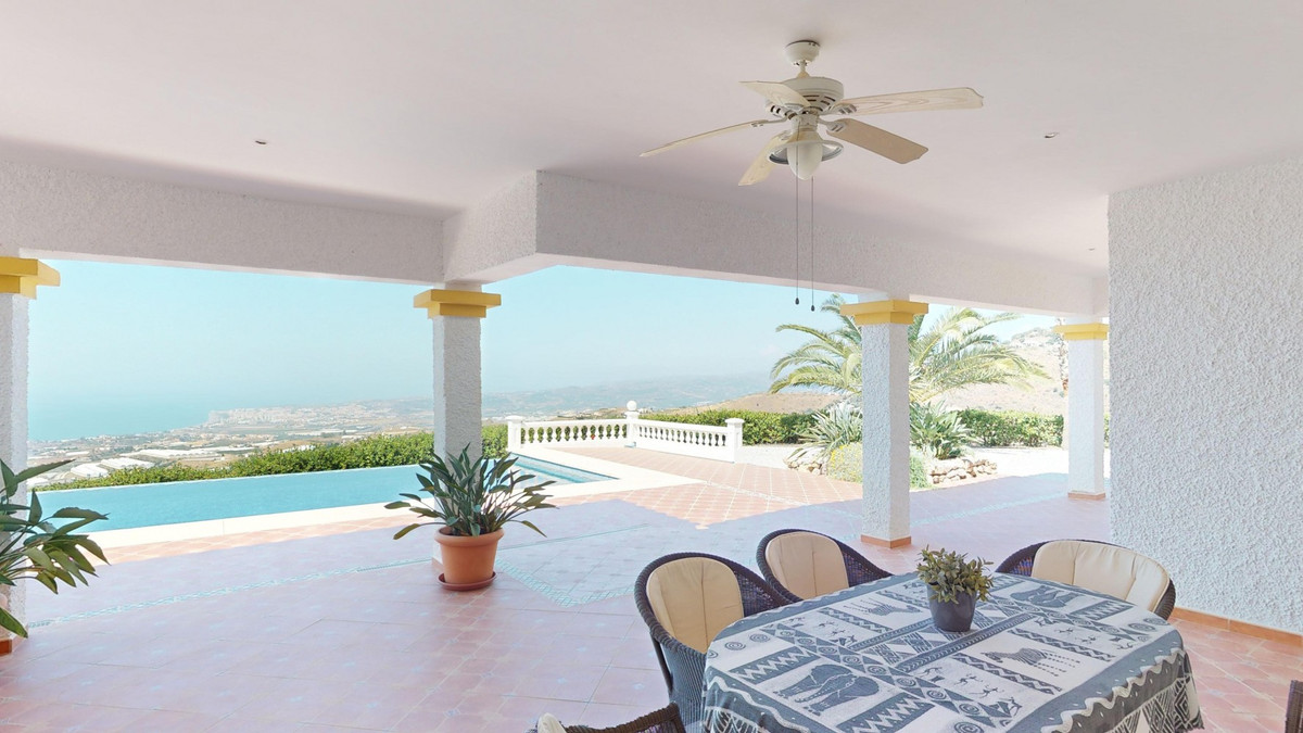 Huis te koop in Algarrobo | 3 slaapkamers H5123266