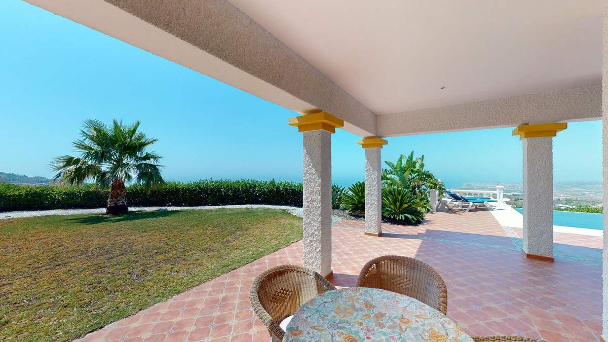 Huis te koop in Algarrobo | 3 slaapkamers H5123266