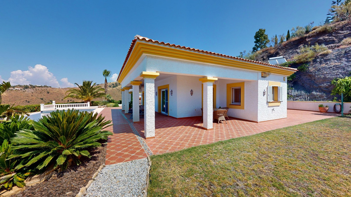 Huis te koop in Algarrobo | 3 slaapkamers H5123266