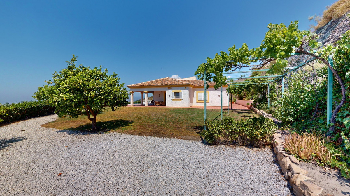 Huis te koop in Algarrobo | 3 slaapkamers H5123266
